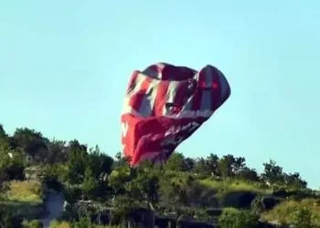 سقوط دو بالون گردش‌گری در ترکیه یک کشته و ۳۱ زخمی برجا گذاشت