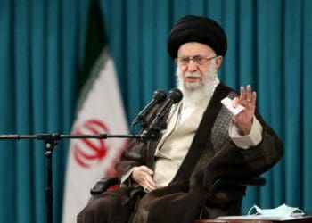 خامنه‌ای به ترمپ: تهدید نکن، ایران تسلیم نمی‌شود