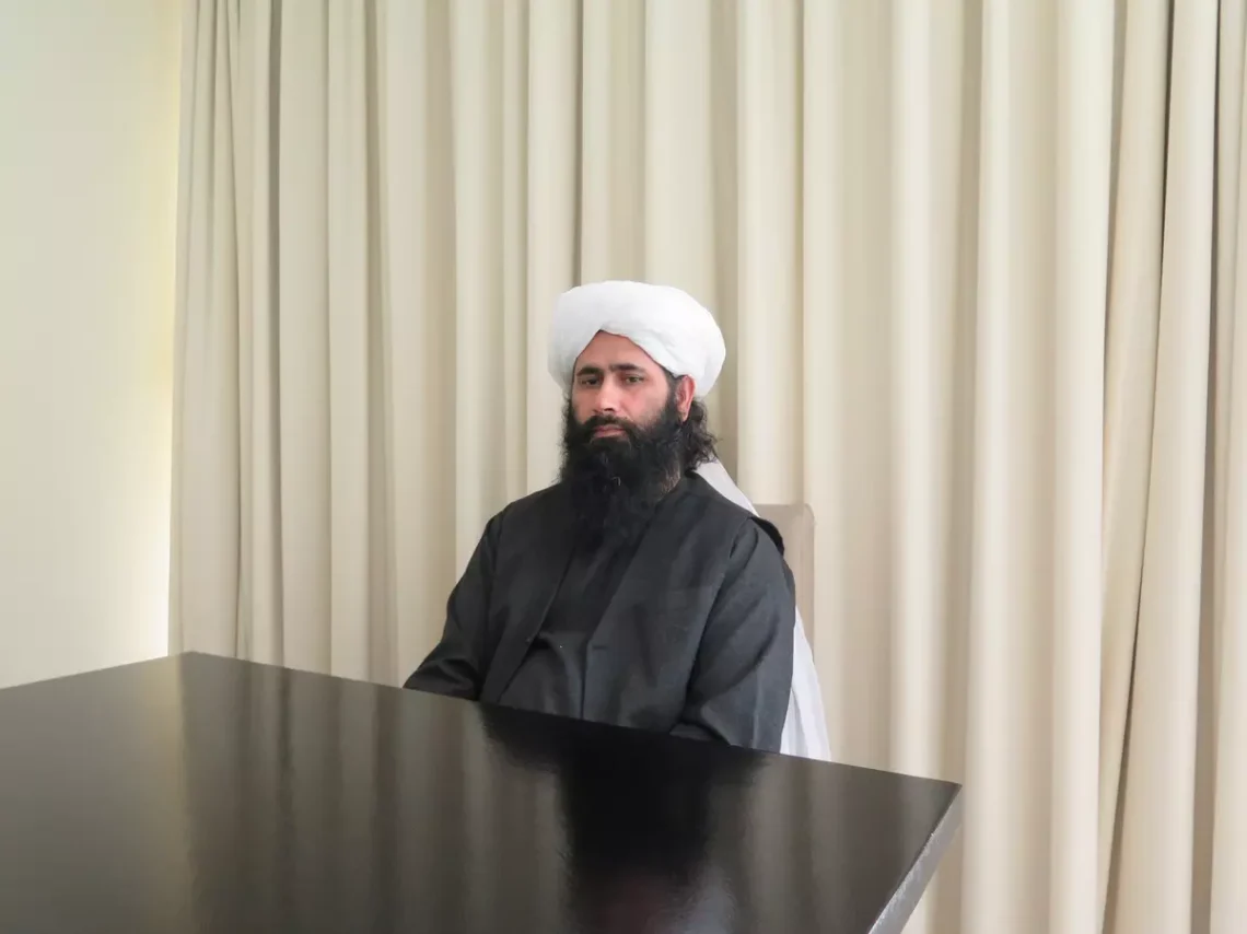 طالبان که با معاهده به قدرت بازگشته، از امضای پیمان با «استکبار جهانی» هشدار داد