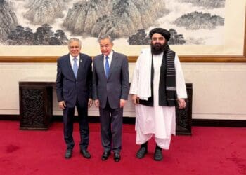 واشنگتن پست: چین برای منافع خودش، طالبان و پاکستان را «آشتی» داد