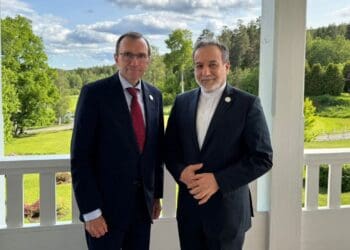 وزیران خارجه‌ی ایران و ناروی در مورد افغانستان گفت‌وگو کردند