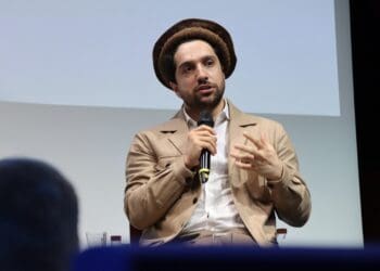 مسعود: افغانستان دوباره به کانون توجه‌ جهانی بر می‌گردد