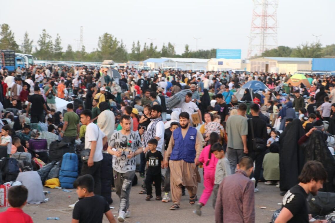 خانوادهی مارینا سادات: با بازگشت به افغانستان جانمان در خطر است