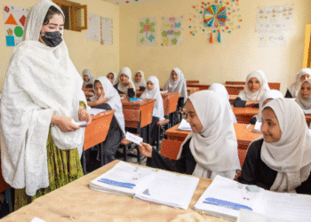 یونیسف: چهار میلیون کودک در افغانستان به‌دلیل فقر و کمبود آموزگار از آموزش بازمانده‌اند