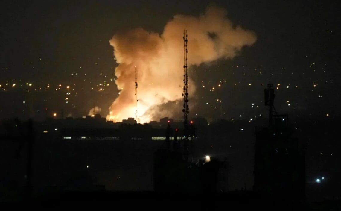 هشدار رییس پیشین محیط زیست: حمله به ایران، غرب افغانستان را در خطر آلودگی رادیواکتیف قرار داده است