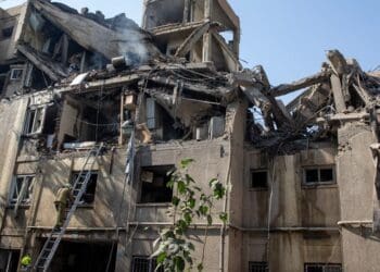 رسانه‌ی ایرانی: حمله‌ی اسرائیل بر تهران حدود ۴۰۰ کشته و زخمی بر جا گذاشته است