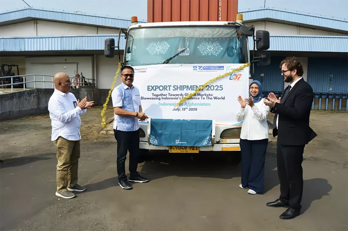 نخستین محمولهی دارویی اندونزیا وارد افغانستان شد