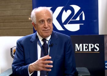 خلیل‌زاد: کشورهای منتقد طالبان خود با زنان رفتار برابر دارند؟