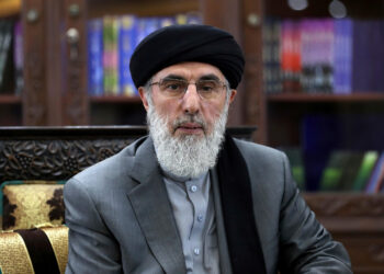 حکمتیار: افغانستان هیچ‌گاه «پرچم ملی» نداشته است