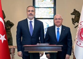 وزیران خارجه و دفاع ترکیه برای بحث در مورد افغانستان به پاکستان سفر می‌کنند