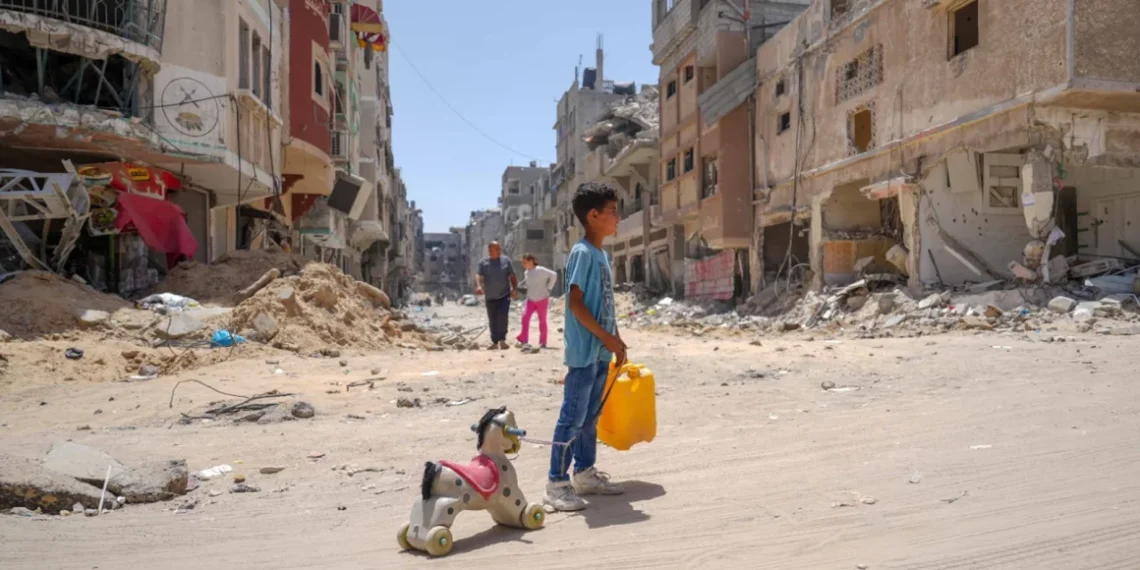 کودکان تشنه هدف موشک شدند؛ ارتش اسرائیل می‌گوید «متاسفیم»