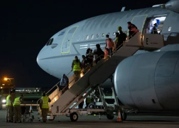 تلگراف: پناهندگان افغانستان با معرفی بیگانه‌ها به‌عنوان عضو خانواده آن‌ها را به بریتانیا آورده‌ اند