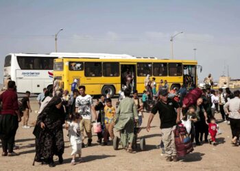 فعالان افغانستان: با توجه به رفتار طالبان، ایران و پاکستان اخراج مهاجران را متوقف کنند