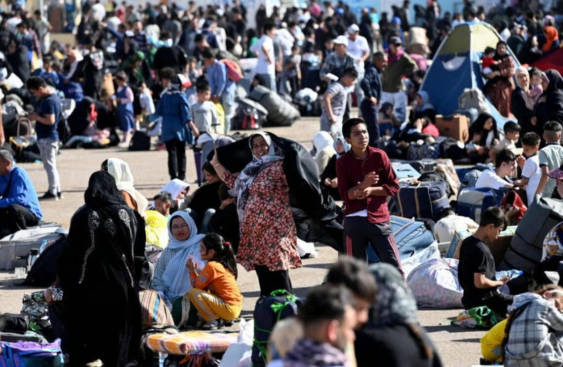 طالبان: روز گذشته بیش از ۲۰ هزار مهاجر از ایران وارد کشور شده‌ اند