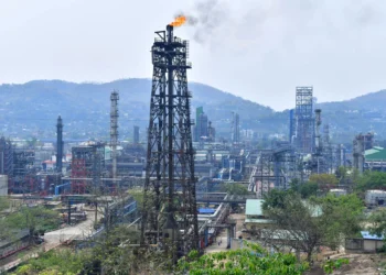 هند علی‌رغم تهدید ترمپ به خرید نفت از روسیه ادامه می‌دهد