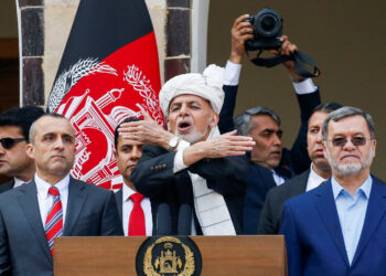 آغاز مرگ جمهوری از کاخ‌ها بود، نه میدان‌ها