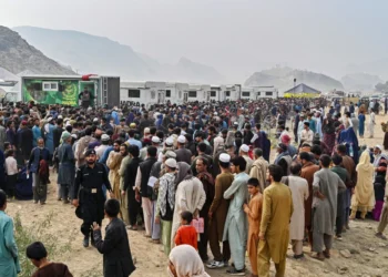 درخواست احزاب پاکستان: دولت فدرال اخراج مهاجران افغانستان از چترال را به تعویق اندازد