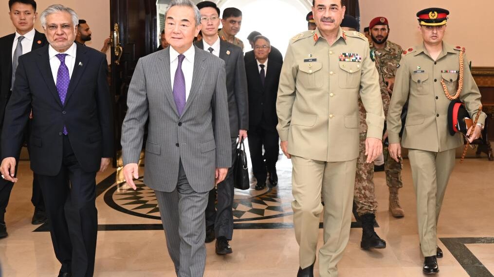 وزیر خارجه‌ی چین: پاکستان همیشه در صدر دیپلوماسی همسایگی ما بوده است