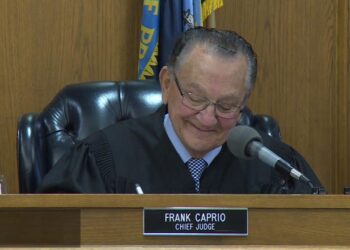 فرانک کاپریو، قاضی محبوب امریکایی درگذشت