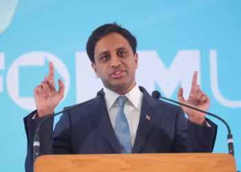 حزب رفرم بریتانیا: در صورت پیروزی در انتخابات برای اخراج مهاجران به طالبان پول می‌دهیم