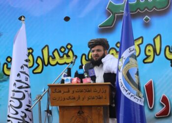 قانون تنظیم مشاعره‌ها: اتن، کف‌زدن، ستایش دختر و پسر و نقد هبت‌الله ممنوع شدند