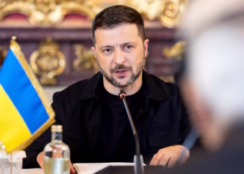 زلنسکی: اوکراینی‌ها سرزمین خود را به «اشغال‌گران» نمی‌دهند