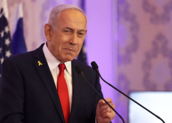 اسرائیل بمباران گسترده‌ی شهر غزه را آغاز کرد