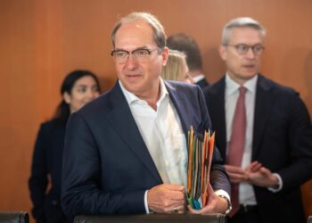 وزیر داخله‌ی آلمان بر اخراج بیشتر مهاجران افغانستان تاکید کرد