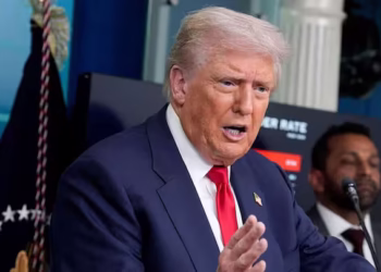 ترمپ: روسیه و اوکراین به تبادل اراضی بپردازند