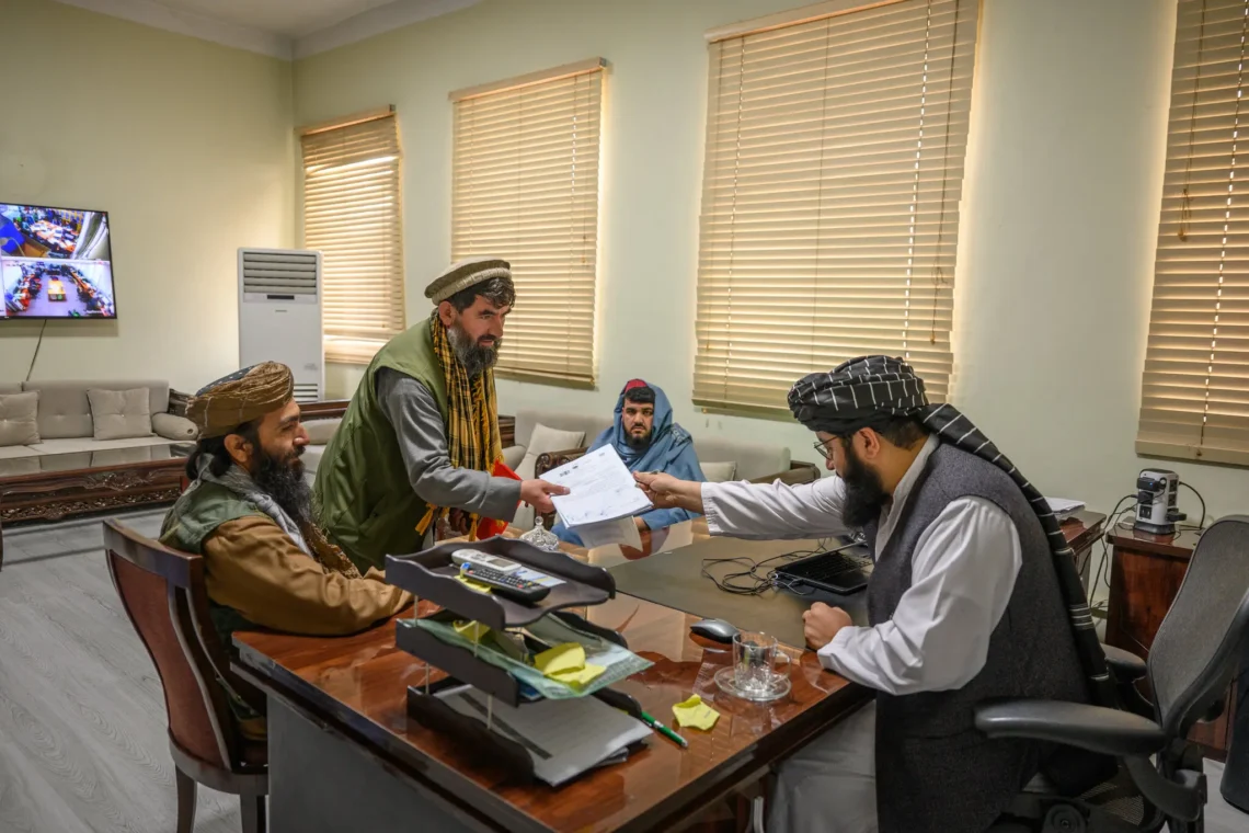 نیویارک تایمز: طالبان ۹۰ هزار بست دیگر را تنقیص میکند