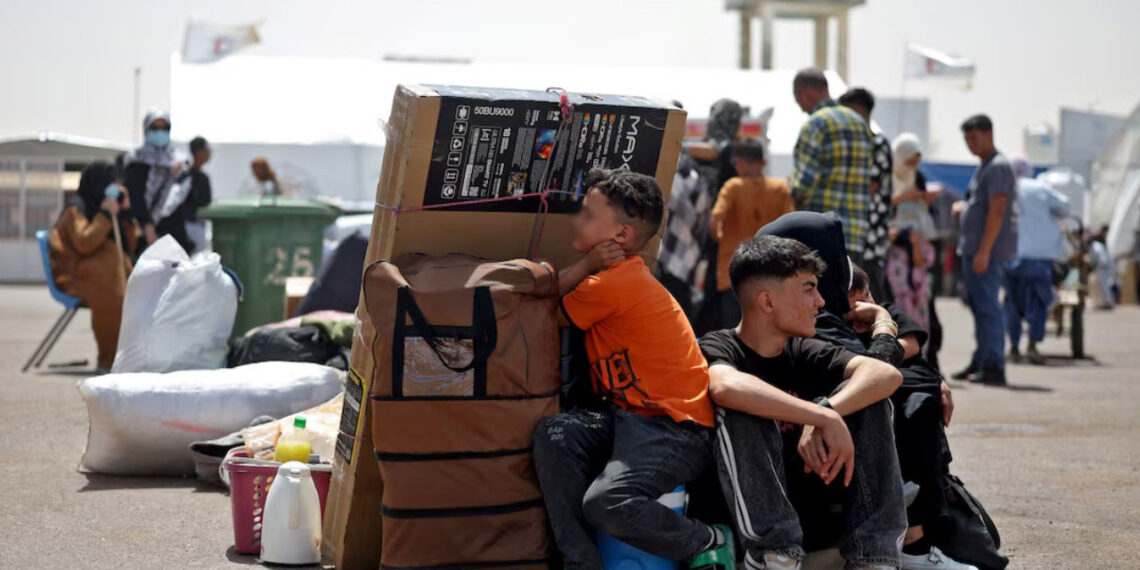 زنان اخراج‌شده از ایران: به «حبس خانگی» برگشتیم