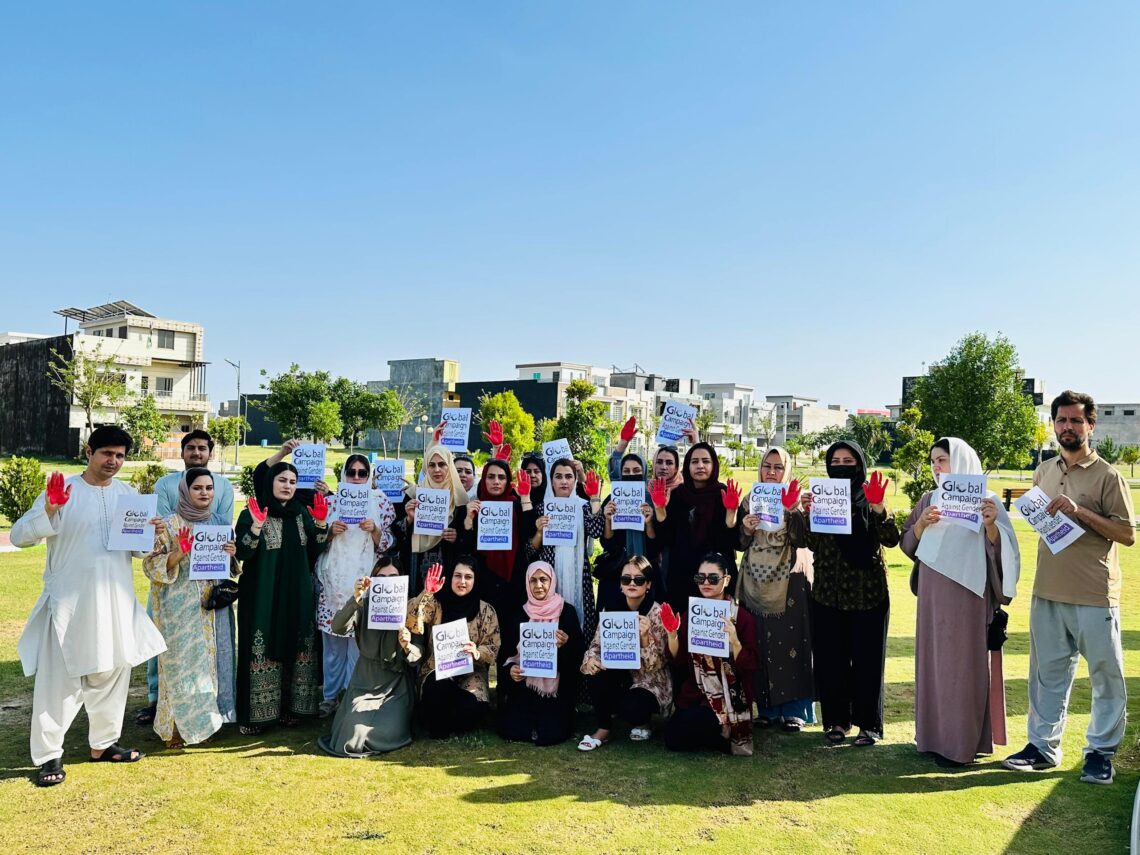 فعالان زن: خاموشی در برابر «سرکوب» زنان به معنای پذیرش آن است