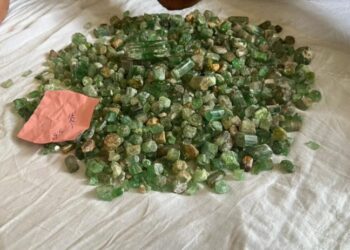 طالبان: برای نخستین بار بازرگانان هندی در مزایده‌ی سنگ‌های معدنی حضور داشتند