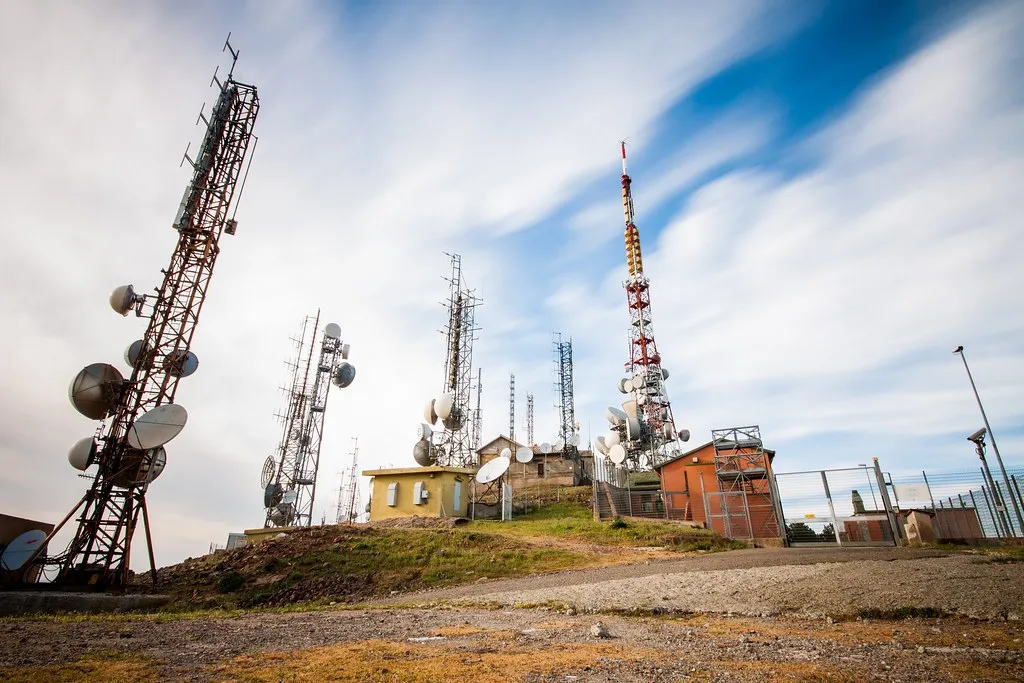 کمیتهی حفاظت از روزنامهنگاران: طالبان انترنت فایبر نوری را در افغانستان دوباره وصل کند