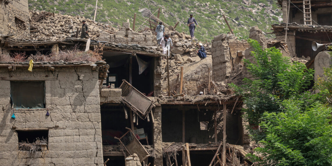 بانک انکشاف آسیایی ۲۰۰ میلیون افغانی به زلزله‌زدگان افغانستان اختصاص داد