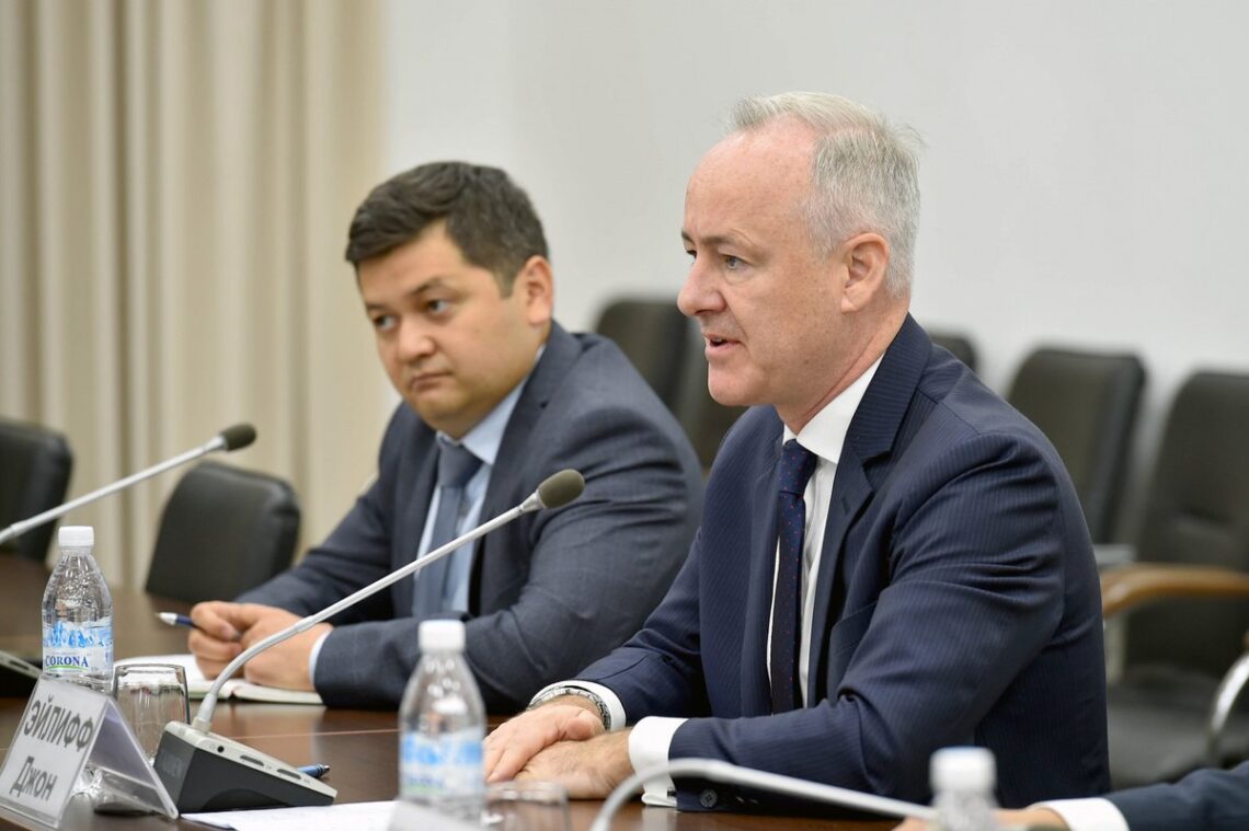 برنامه‌ی جهانی خوراک تنها یک ماه دیگر قادر به تغذیه‌ی زلزله‌زدگان افغانستان است