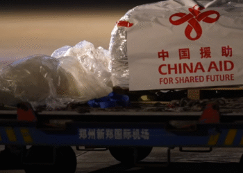 یک‌هفته پس از زمین‌لرزه؛ نخستین محموله‌ی کمک‌های بشردوستانه‌ی چین به افغانستان رسید
