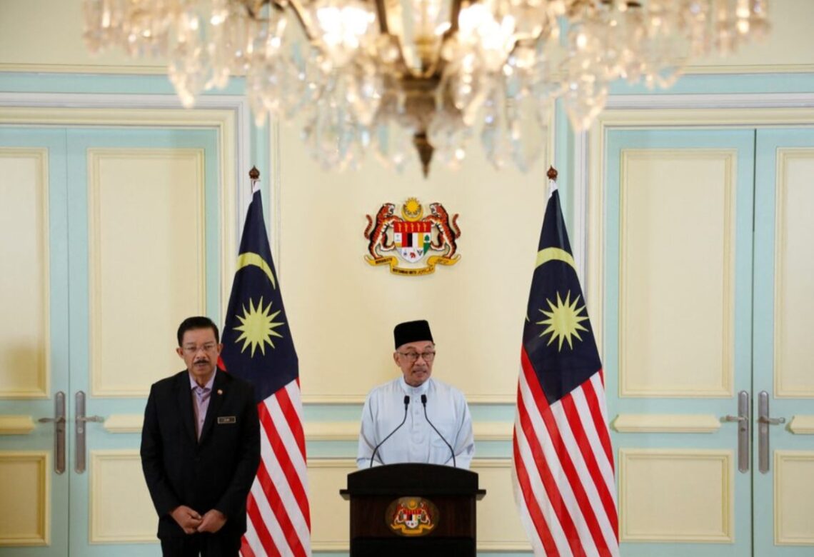 نخست‌وزیر مالیزیا: از وقوع زمین‌لرزه‌ در افغانستان اندوهگین شدم