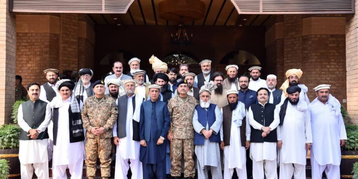 رئیس ستاد ارتش پاکستان: «خواهان صلح با همه‌ی همسایه‌ها، به‌ویژه افغانستان هستیم»