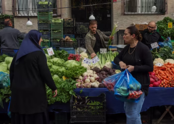 تورم ترکیه در ماه اکتوبر به ۲٫۸۳ درصد رسید، نرخ سالانه به ۳۲ درصد نزدیک میشود