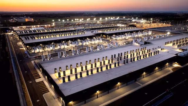 مدیرعامل خدمات وب آمازون: مراکز دادهٔ مداری «هنوز بسیار دور از واقعیت» هستند